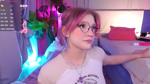 Snapshot of crazy__wine chatting on 01/10/25, 10:46 Sonya online show from 01/10/25, 10:46