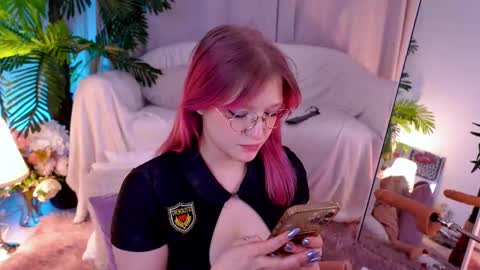 Snapshot of crazy__wine chatting on 03/01/25, 06:54 Sonya online show from 03/01/25, 06:54