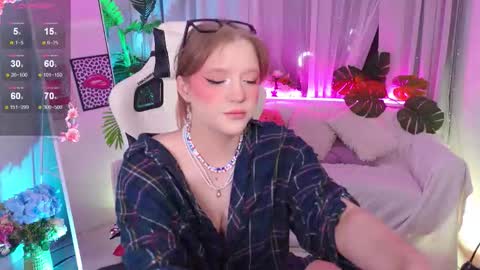 Snapshot of crazy__wine chatting on 09/28/25, 01:11 Sonya online show from 09/28/25, 01:11