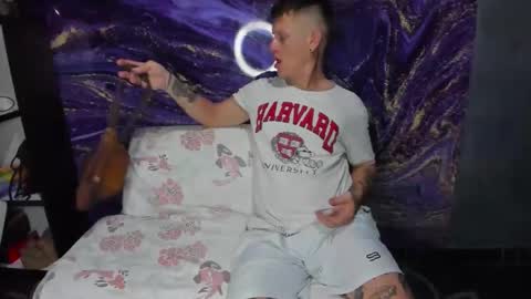 crazy_acouple_donpillo online show from 11/09/25, 02:32