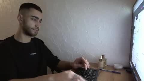 Snapshot of crazy_boy_not_melstroy chatting on 12/23/24, 10:32 crazy online show from 12/23/24, 10:32