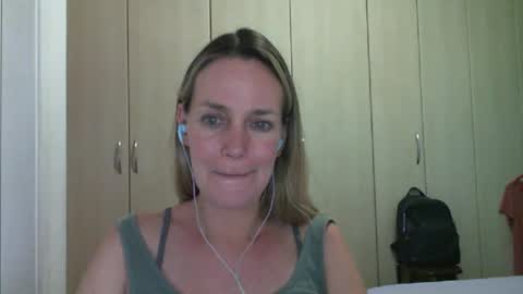 Anny online show from 02/25/25, 09:13