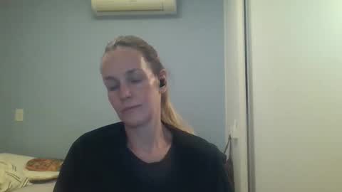 Anny online show from 09/15/25, 10:54