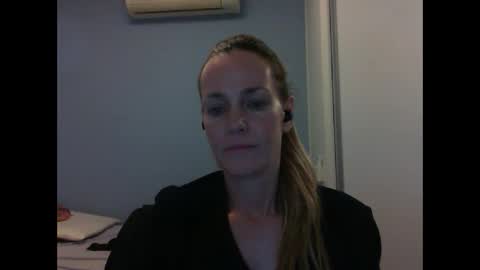 Anny online show from 10/02/25, 10:50