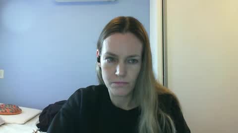 Anny online show from 10/09/25, 10:57