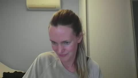 Anny online show from 11/23/25, 12:43