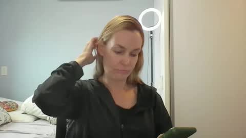 Anny online show from 03/10/26, 10:53