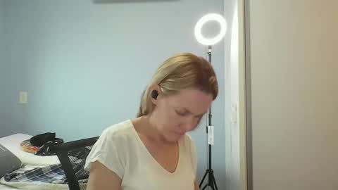 Anny online show from 03/31/26, 10:48