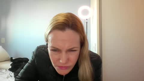 Anny online show from 06/03/26, 10:51