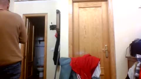 crazyboy44412345 online show from 09/27/25, 05:23