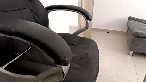 Snapshot of crazylive5 chatting on 12/03/24, 02:27 crazylive5 online show from 12/03/24, 02:27