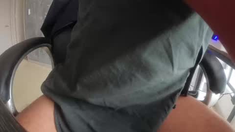 Snapshot of crazylive5 chatting on 02/05/25, 08:57 crazylive5 online show from 02/05/25, 08:57