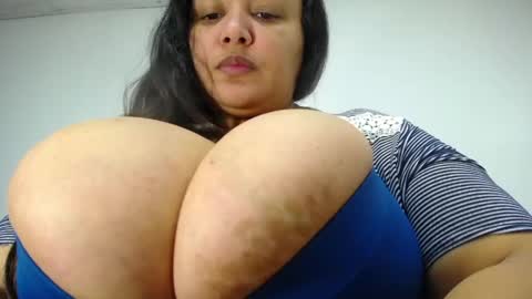 Snapshot of crazyonme chatting on 04/30/26, 02:18 diosalinda online show from 04/30/26, 02:18