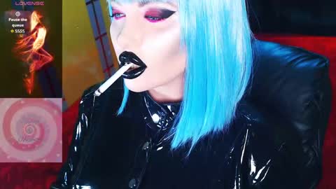 Snapshot of crazypinkyball chatting on 05/01/26, 03:27 Roxy online show from 05/01/26, 03:27