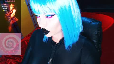 Snapshot of crazypinkyball chatting on 05/17/26, 02:57 Roxy online show from 05/17/26, 02:57