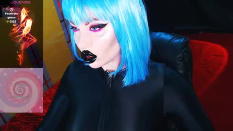 Snapshot of crazypinkyball chatting on 06/03/26, 02:44 Roxy online show from 06/03/26, 02:44