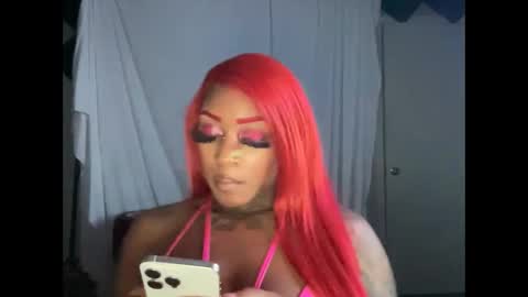 Snapshot of creame_sensation chatting on 12/16/24, 01:31 PHANTOMTARGARYENXXX online show from 12/16/24, 01:31