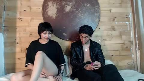  CAMILA Y SEBASTIAN online show from 01/15/25, 01:02