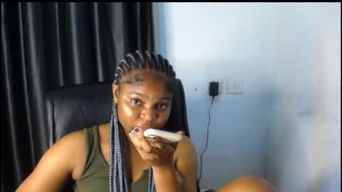 Snapshot of creamy_juicypussy chatting on 09/21/25, 08:05 Lady jasmine online show from 09/21/25, 08:05