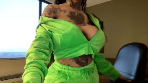 CreamyExotica online show from 12/28/24, 01:17