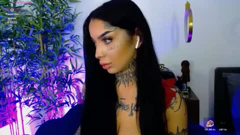 Sophie online show from 11/28/25, 07:55