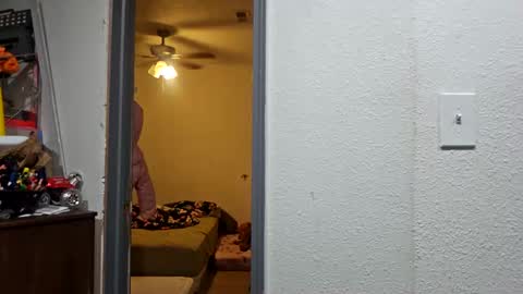 Snapshot of creamymilf11 chatting on 09/18/25, 06:32 creamymilf11 online show from 09/18/25, 06:32