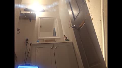Snapshot of creamymilf11 chatting on 10/15/25, 05:24 creamymilf11 online show from 10/15/25, 05:24
