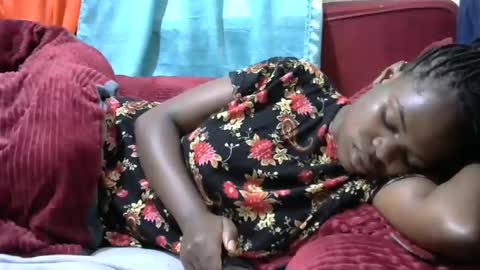 Snapshot of creamymomma chatting on 12/31/24, 03:34 verah online show from 12/31/24, 03:34