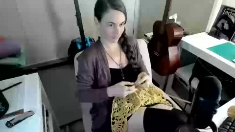 Creature Marie online show from 10/12/25, 01:37