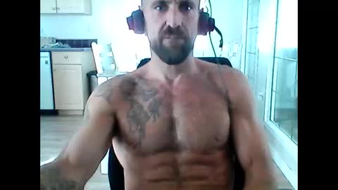 Snapshot of creatureofbeauty chatting on 09/17/25, 04:08 creatureofbeauty online show from 09/17/25, 04:08