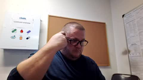 Snapshot of creeeping_death chatting on 12/08/24, 04:14 The hopeless romantic online show from 12/08/24, 04:14