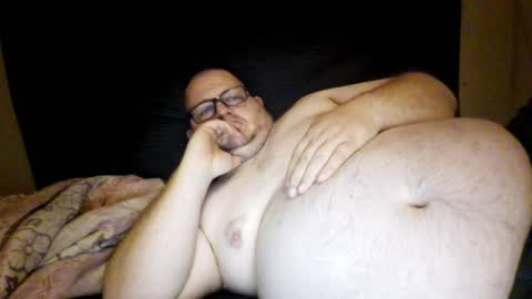 Snapshot of creeeping_death chatting on 12/25/24, 10:39 The hopeless romantic online show from 12/25/24, 10:39