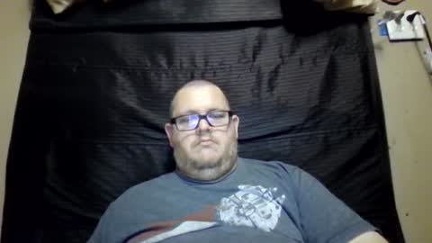 Snapshot of creeeping_death chatting on 01/01/25, 01:04 The hopeless romantic online show from 01/01/25, 01:04