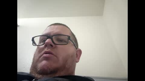 Snapshot of creeeping_death chatting on 01/15/25, 03:22 The hopeless romantic online show from 01/15/25, 03:22