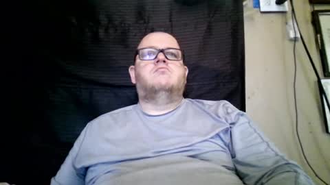 Snapshot of creeeping_death chatting on 01/17/25, 08:55 The hopeless romantic online show from 01/17/25, 08:55