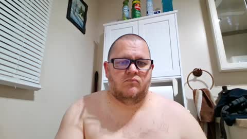 Snapshot of creeeping_death chatting on 01/23/25, 08:15 The hopeless romantic online show from 01/23/25, 08:15