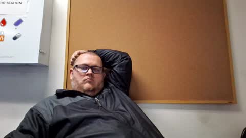 Snapshot of creeeping_death chatting on 01/26/25, 04:41 The hopeless romantic online show from 01/26/25, 04:41