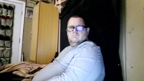 Snapshot of creeeping_death chatting on 02/08/25, 10:18 The hopeless romantic online show from 02/08/25, 10:18