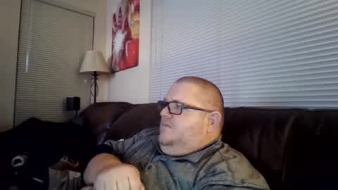 Snapshot of creeeping_death chatting on 02/21/25, 07:45 The hopeless romantic online show from 02/21/25, 07:45