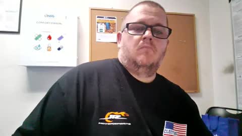 Snapshot of creeeping_death chatting on 09/14/25, 12:54 The hopeless romantic online show from 09/14/25, 12:54