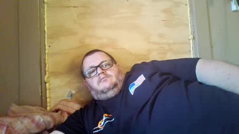 Snapshot of creeeping_death chatting on 10/20/25, 08:42 The hopeless romantic online show from 10/20/25, 08:42