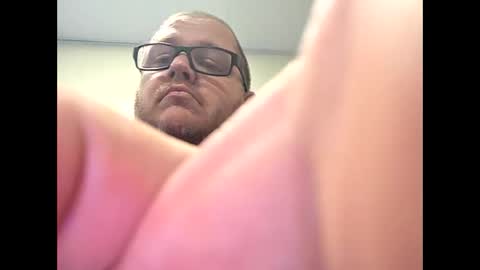 Snapshot of creeeping_death chatting on 11/07/25, 04:56 The hopeless romantic online show from 11/07/25, 04:56