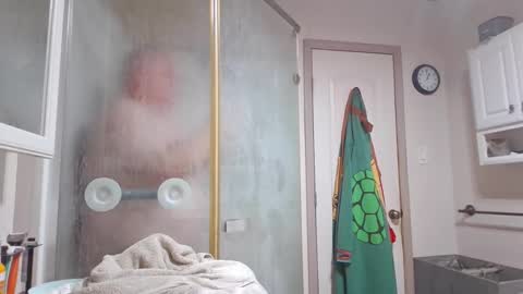 Snapshot of creeeping_death chatting on 11/13/25, 08:57 The hopeless romantic online show from 11/13/25, 08:57