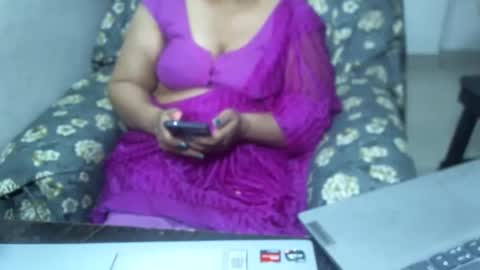 Snapshot of crezybhabihot chatting on 01/30/25, 11:02 Sonika69 online show from 01/30/25, 11:02