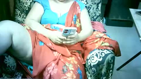 Snapshot of crezybhabihot chatting on 01/19/26, 02:37 Sonika69 online show from 01/19/26, 02:37