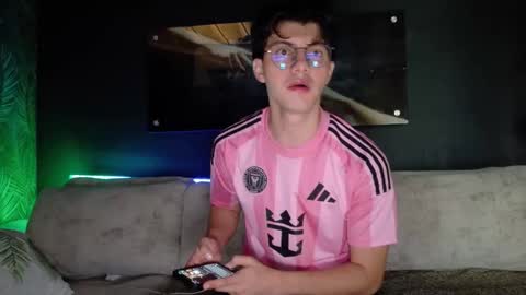 CRHISTIAN online show from 04/11/26, 03:16