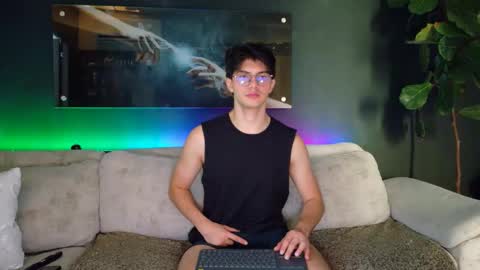 Snapshot of crhistian1_ chatting on 04/21/26, 03:17 CRHISTIAN online show from 04/21/26, 03:17