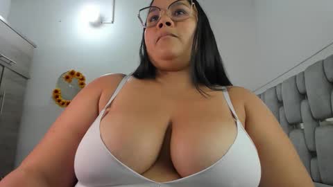 criistal_0 online show from 06/05/26, 01:45