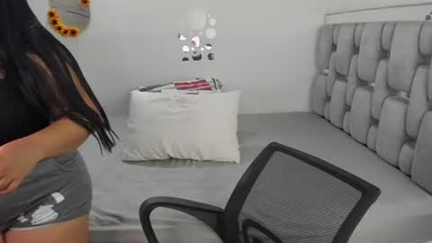 Snapshot of criistal_0 chatting on 06/14/26, 02:24 criistal_0 online show from 06/14/26, 02:24