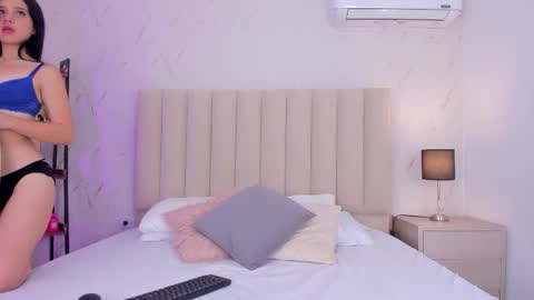 Cristal   online show from 12/01/25, 01:49